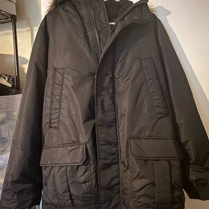 GAP Men's Black Puffer Jacket